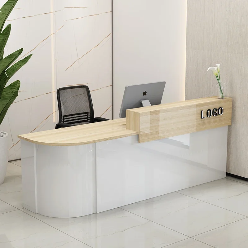 Outdoor Furniture In Store - Mostrador de recepción y caja para